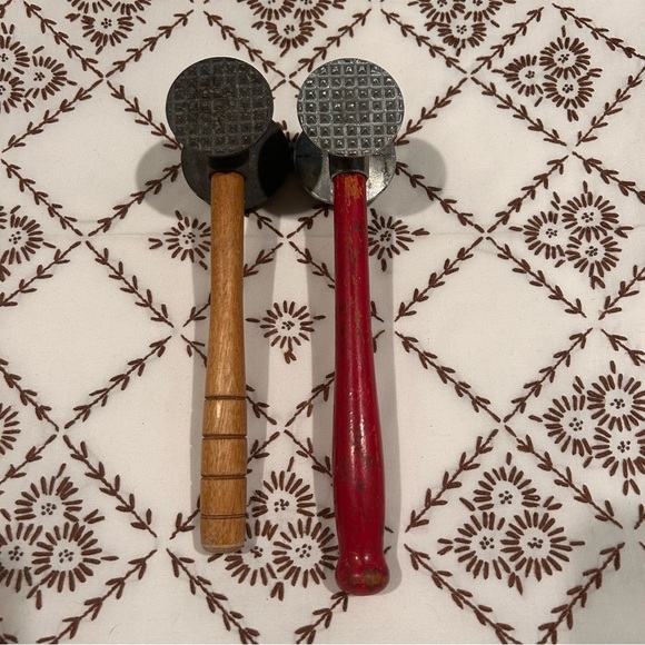 Set of TWO Vintage Butcher Mallets/Meat Tenderizers Red/Wood Handle Metal Heads - Picture 4 of 8